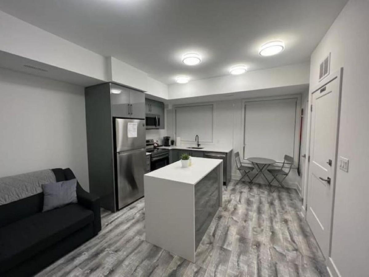 Stylish Townhome Gem With Several Amenities Just Minutes To The Falls Niagara Falls