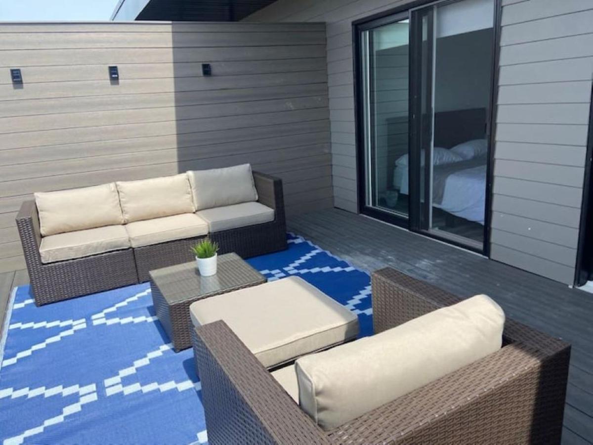 Stylish Townhome Gem With Several Amenities Just Minutes To The Falls Niagara Falls